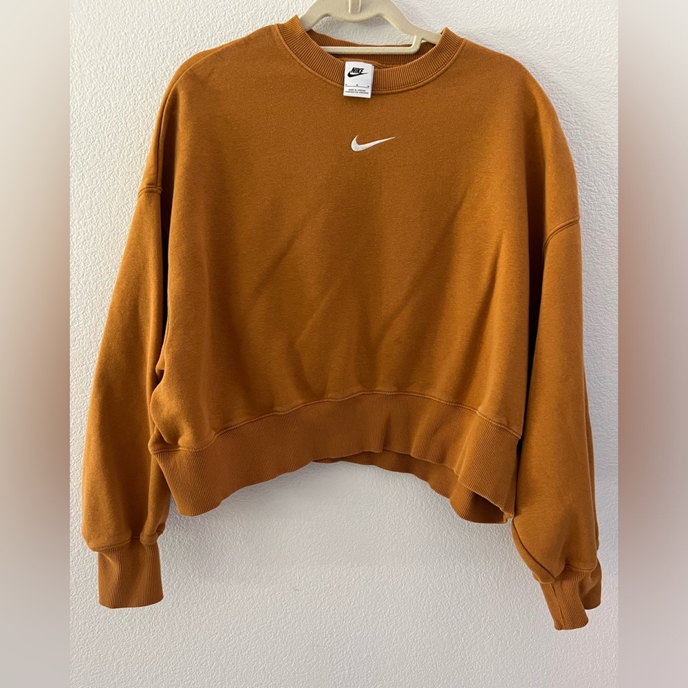 Nike sportswear cropped fleece sweatshirt.